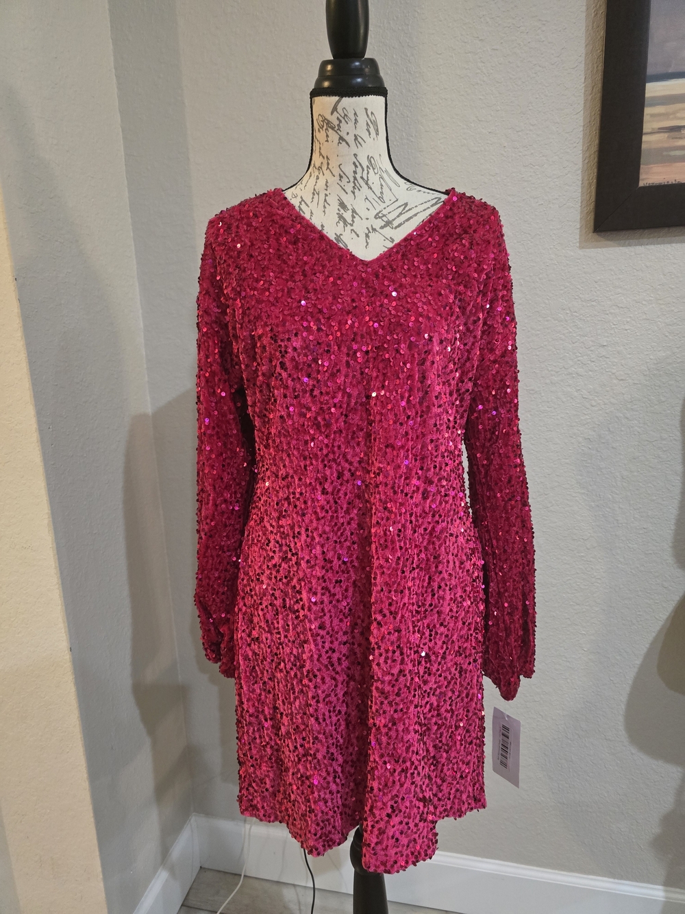 Women's Long Sleeve V-Neck Sequin Knit Dress in Fuchsia